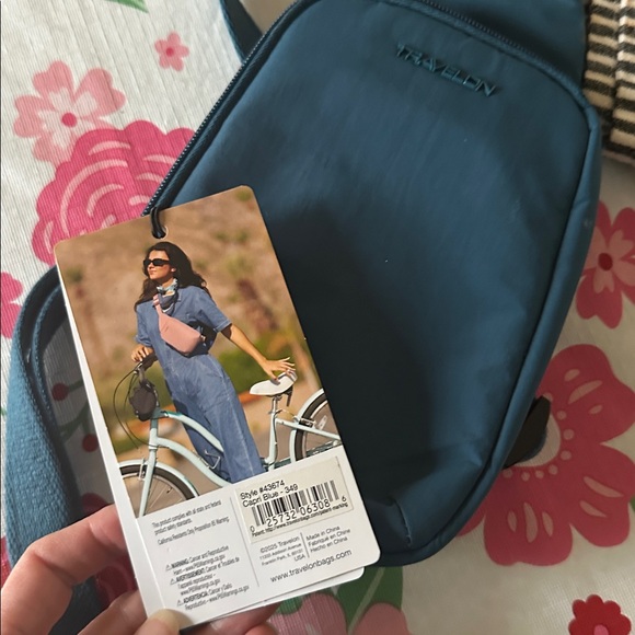Travelon Roam Anti-Theft Compact Sling - Capri Blue - Picture 5 of 5